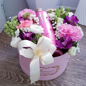 Kvetinový box s darčekom AnaFiori 1