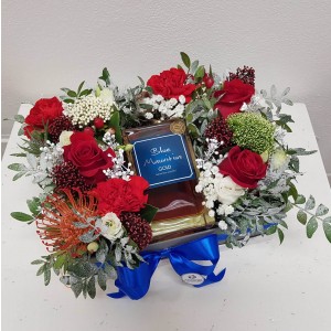 Kvetinový box s darčekom AnaFiori 3